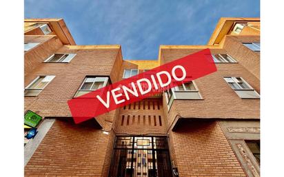 Exterior view of Flat for sale in Ávila Capital  with Parquet flooring, Terrace and Storage room