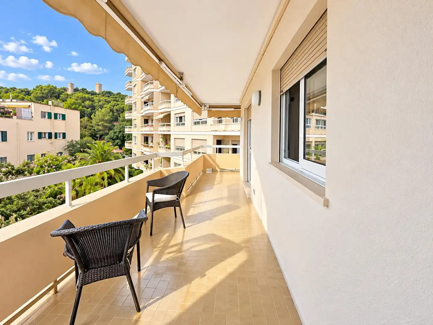 Appartamento con terrazza in affitto a Ponent, imagen 3