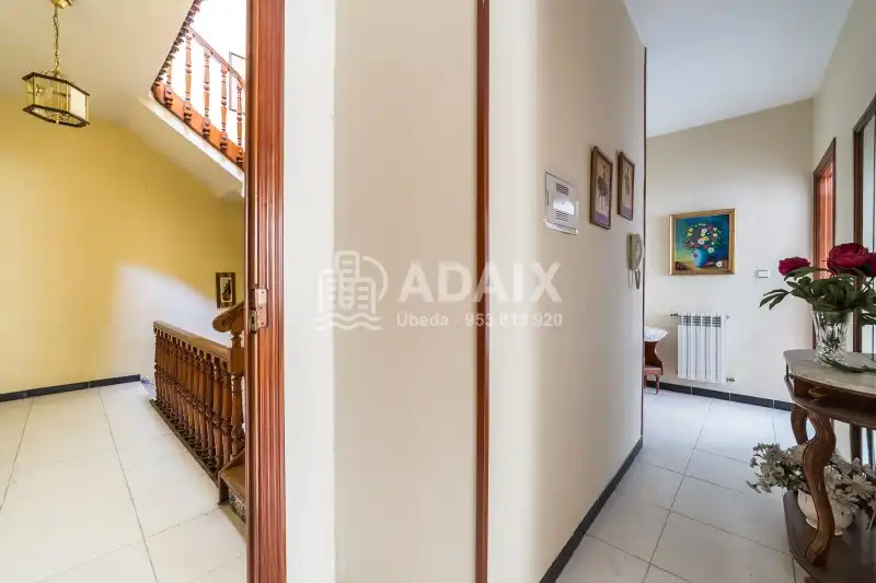 Casa o xalet en venda en Úbeda amb Aire condicionat, Traster i Balcó