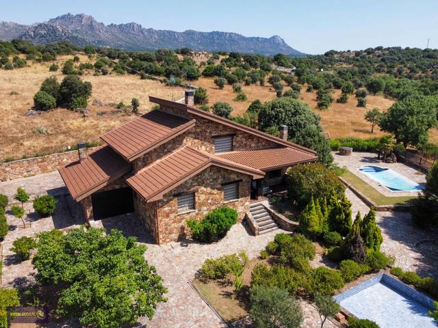 Casa-chalet en Venta en Calle del Tomillar en Cabanillas de la Sierra