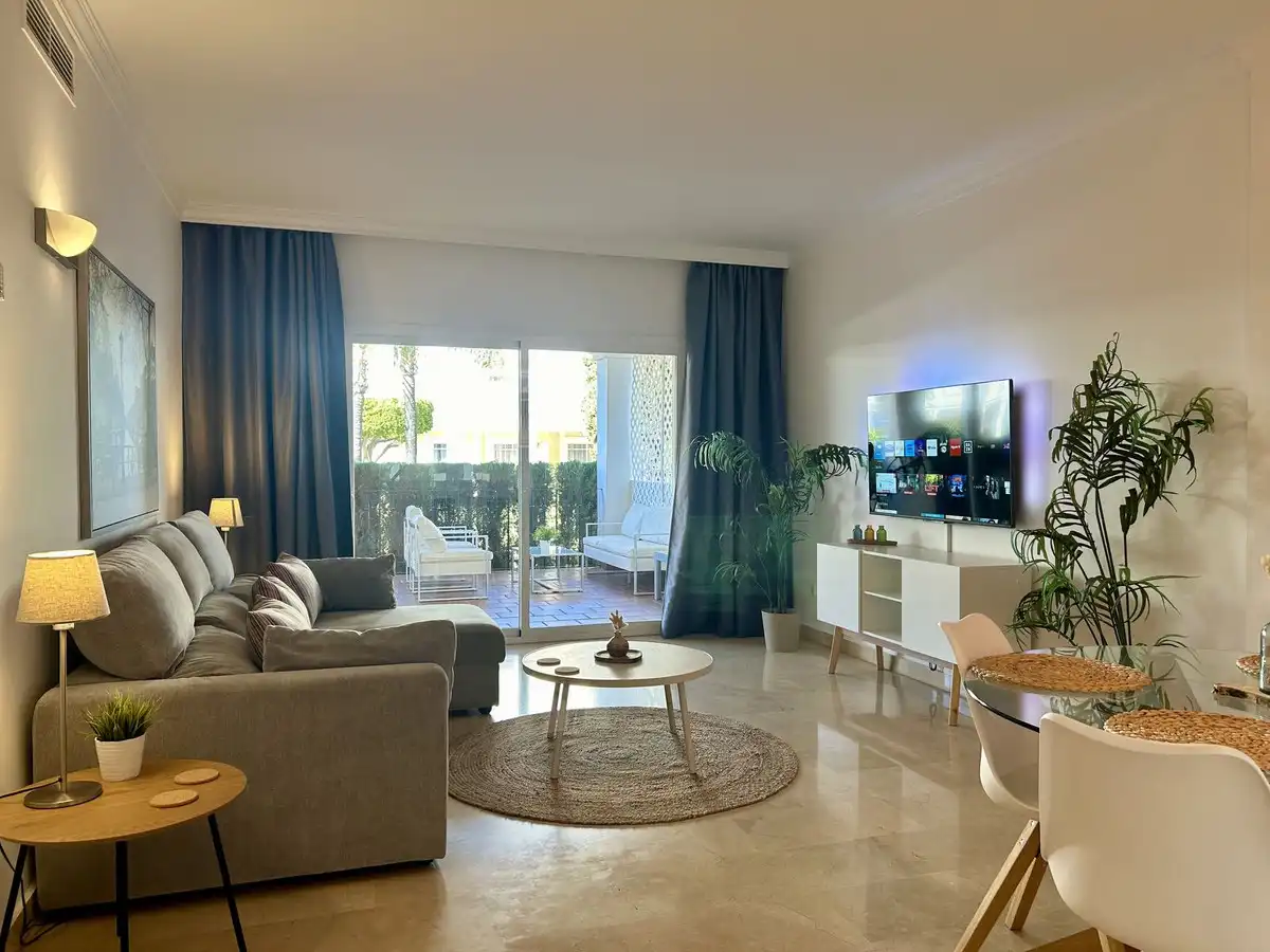 Apartament amb piscina en venda a Nueva Andalucía, imagen 2