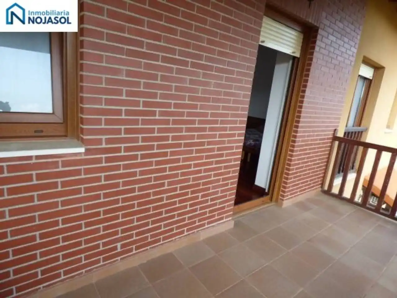 Terrasse von Einfamilien-Reihenhaus zum Verkauf in Bareyo mit Heizung, Terrasse und Möbliert