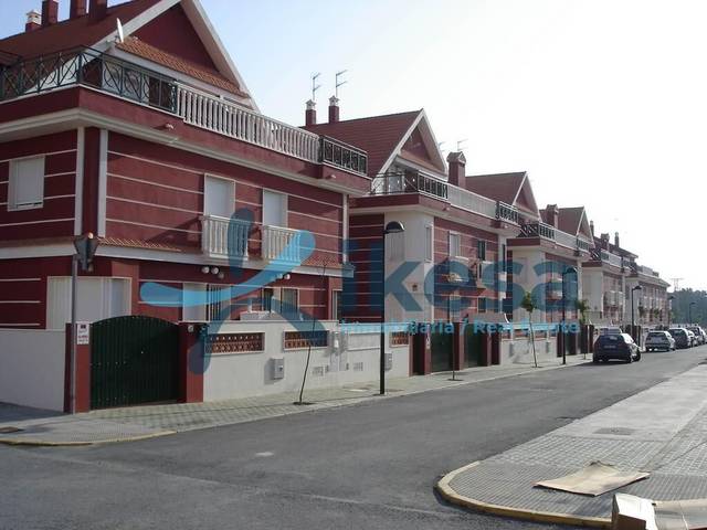 Casa adosada en Venta en Corrales