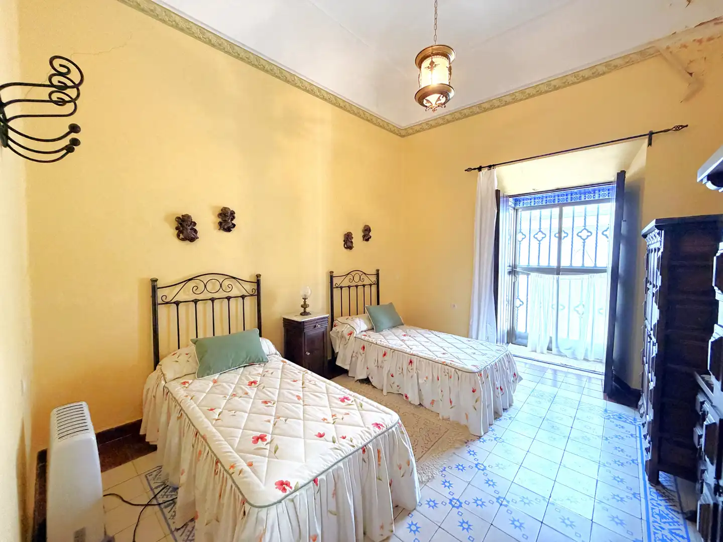 Dormitori de Casa adosada en venda en Zafra amb Aire condicionat i Balcó