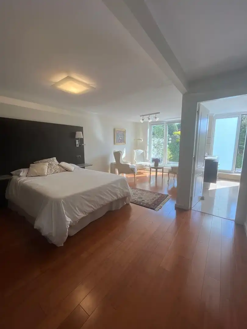 Dormitori de Casa o xalet en venda en Oleiros amb Calefacció, Jardí privat i Terrassa