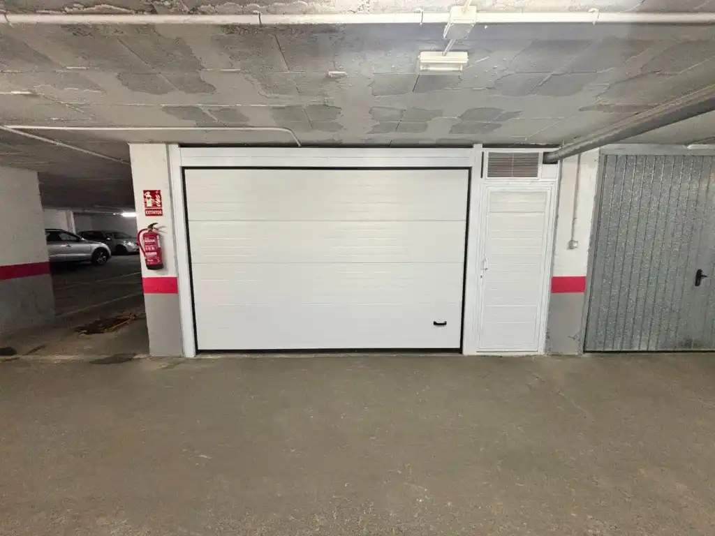 Parkplatz von Wohnung zum Verkauf in Benidorm mit Klimaanlage und Möbliert