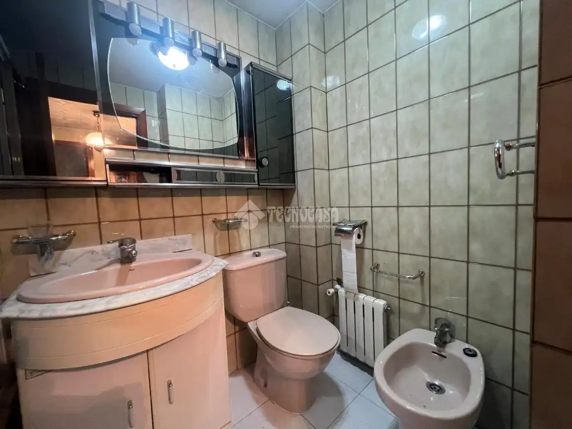 Baño de Piso en venta en Zaragoza con Calefacción y Terraza