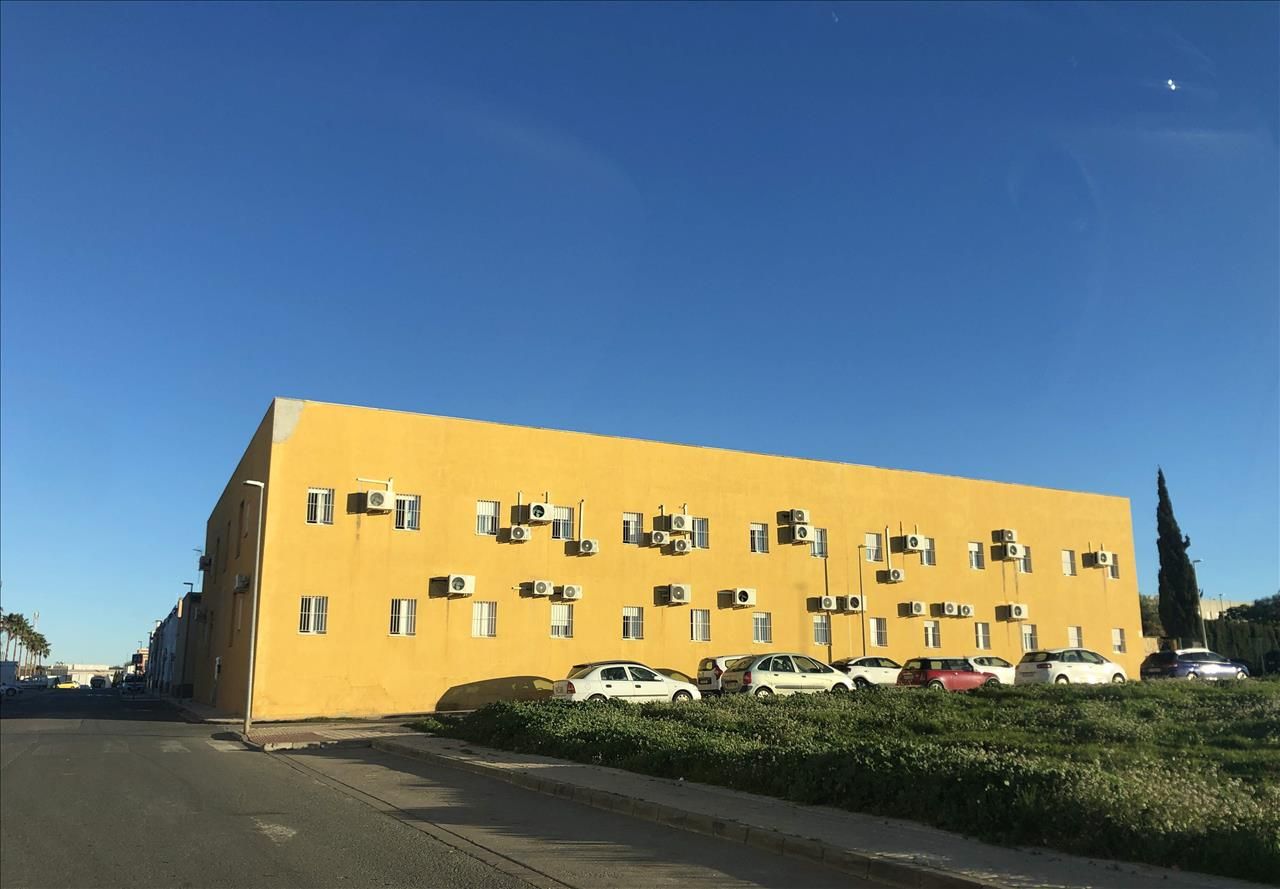 Oficina en venda a DE LA MUJER MANTONERA, Cantillana