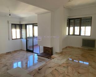 Sala d'estar de Pis de lloguer en Cáceres Capital amb Calefacció, Terrassa i Traster