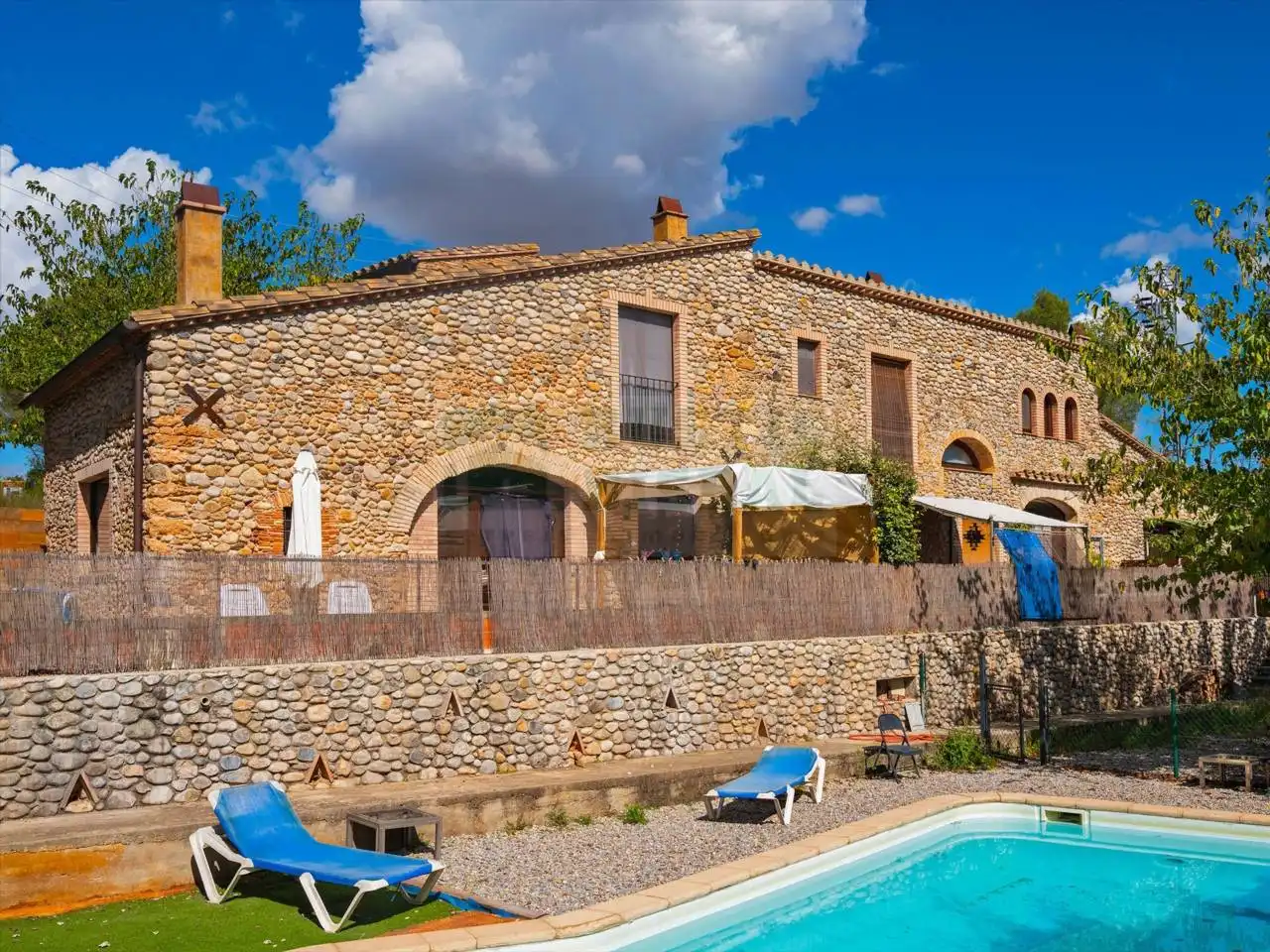 Vista exterior de Finca rústica en venta en Sant Miquel de Fluvià con Aire acondicionado, Calefacción y Terraza