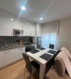 Foto 2 de Apartamento de alquiler en Calle Cardenal Landázuri, 19, Casco Antiguo, León Capital