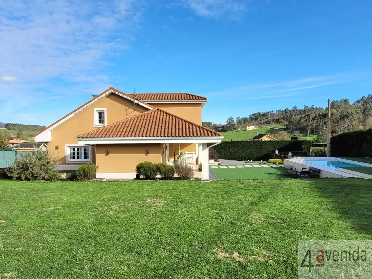 Exterior view of Houses for sale in Las Regueras    with Heating, Private garden and Swimming Pool
