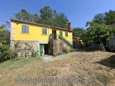 House with garden for sale in Calle Angoares