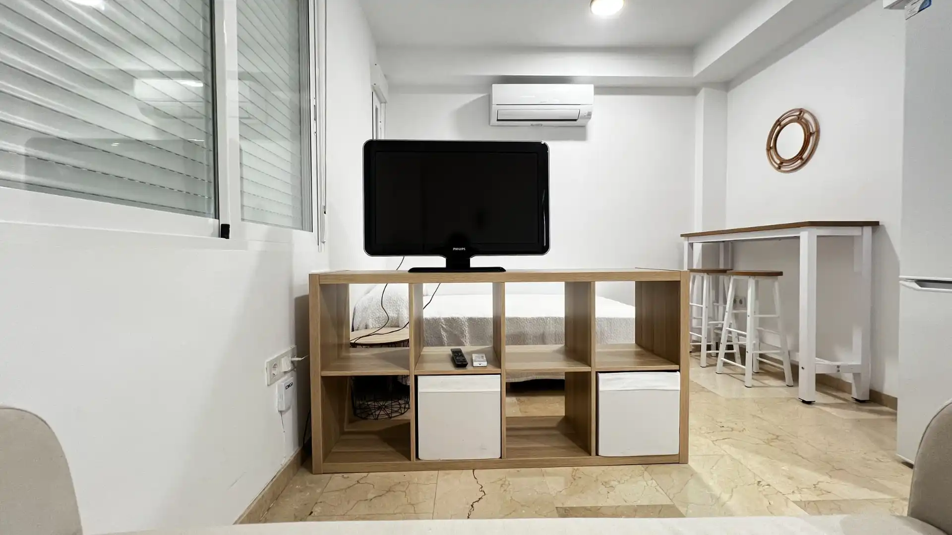 Study for rent in Calle Villa de Rota, Ciudad Jardín - Zoco