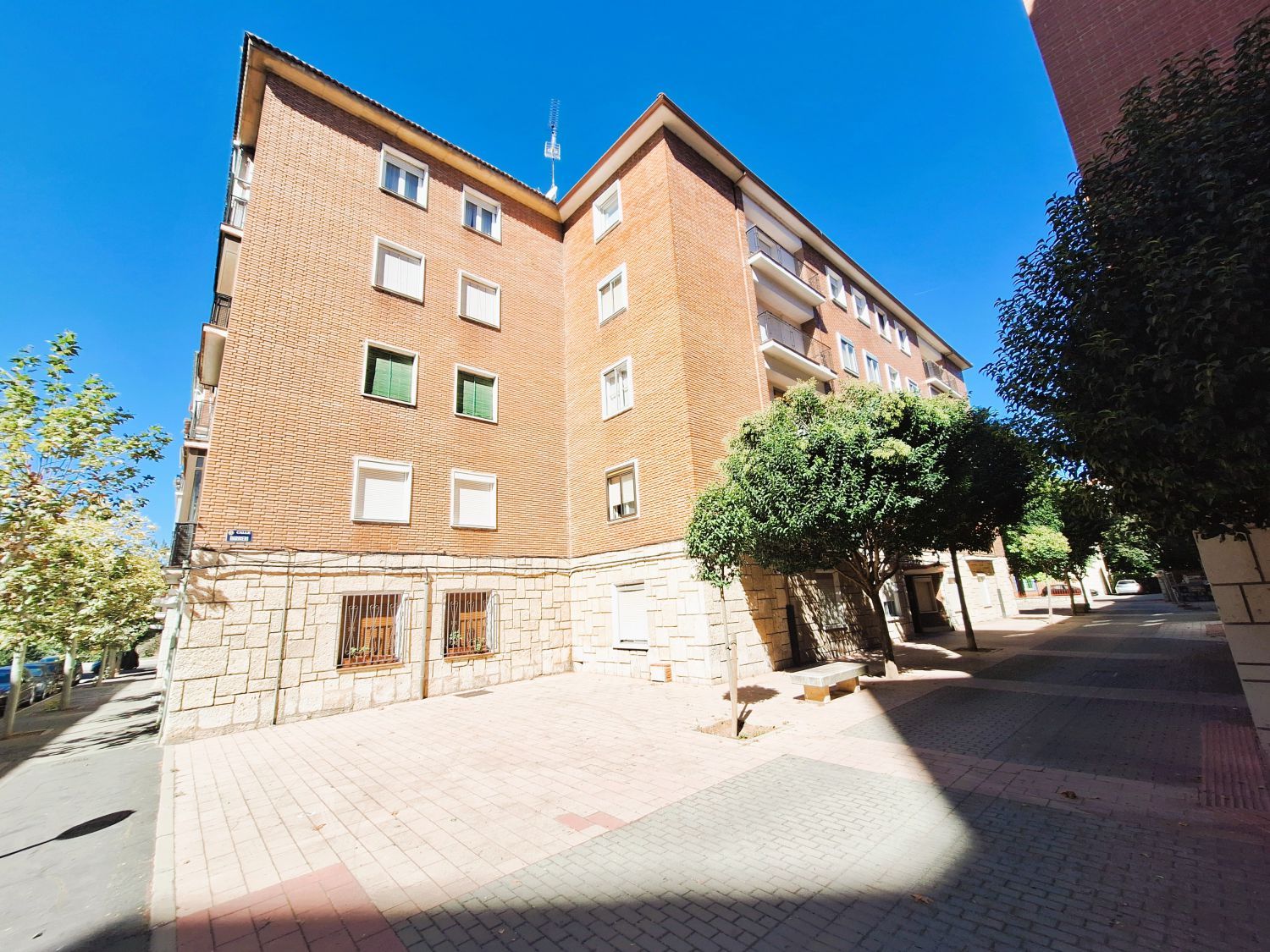 Vista exterior de Pis en venda en Valladolid Capital amb Calefacció, Parquet i Terrassa