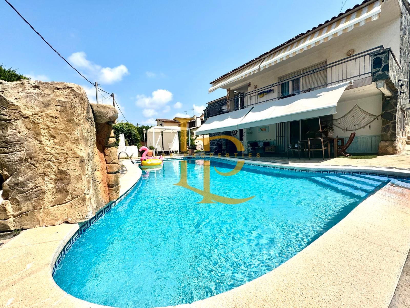 Piscina de Casa o xalet en venda en Roda de Berà amb Aire condicionat, Calefacció i Jardí privat
