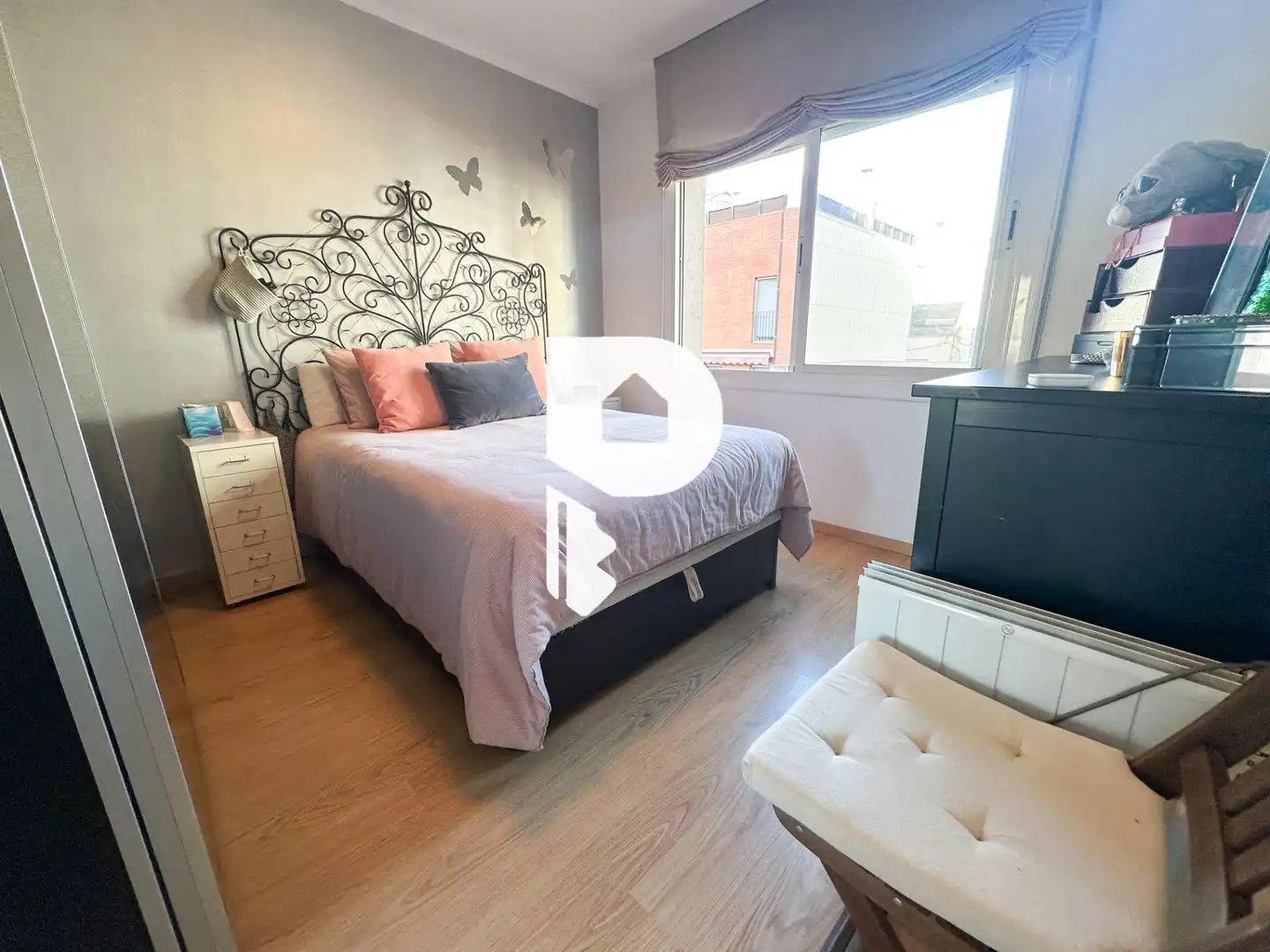Bedroom of Flat for sale in Cornellà de Llobregat  with Air Conditioner, Heating and Parquet flooring