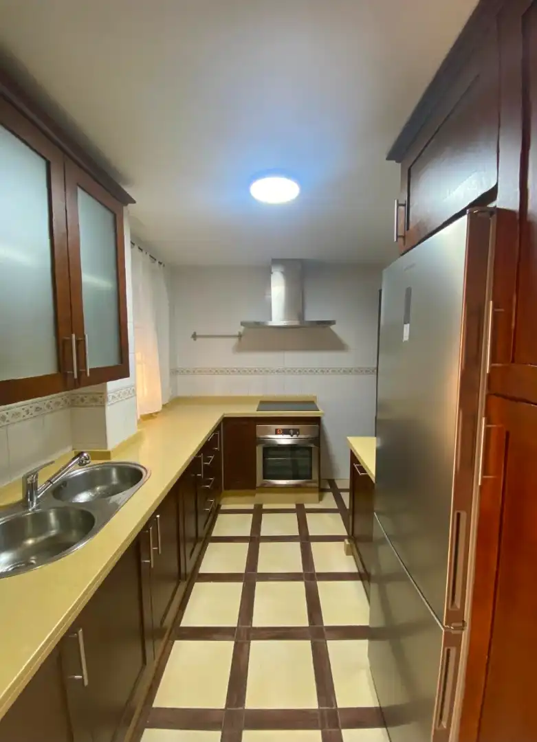 Cocina de Dúplex de alquiler en Dos Hermanas con Aire acondicionado, Calefacción y Parquet