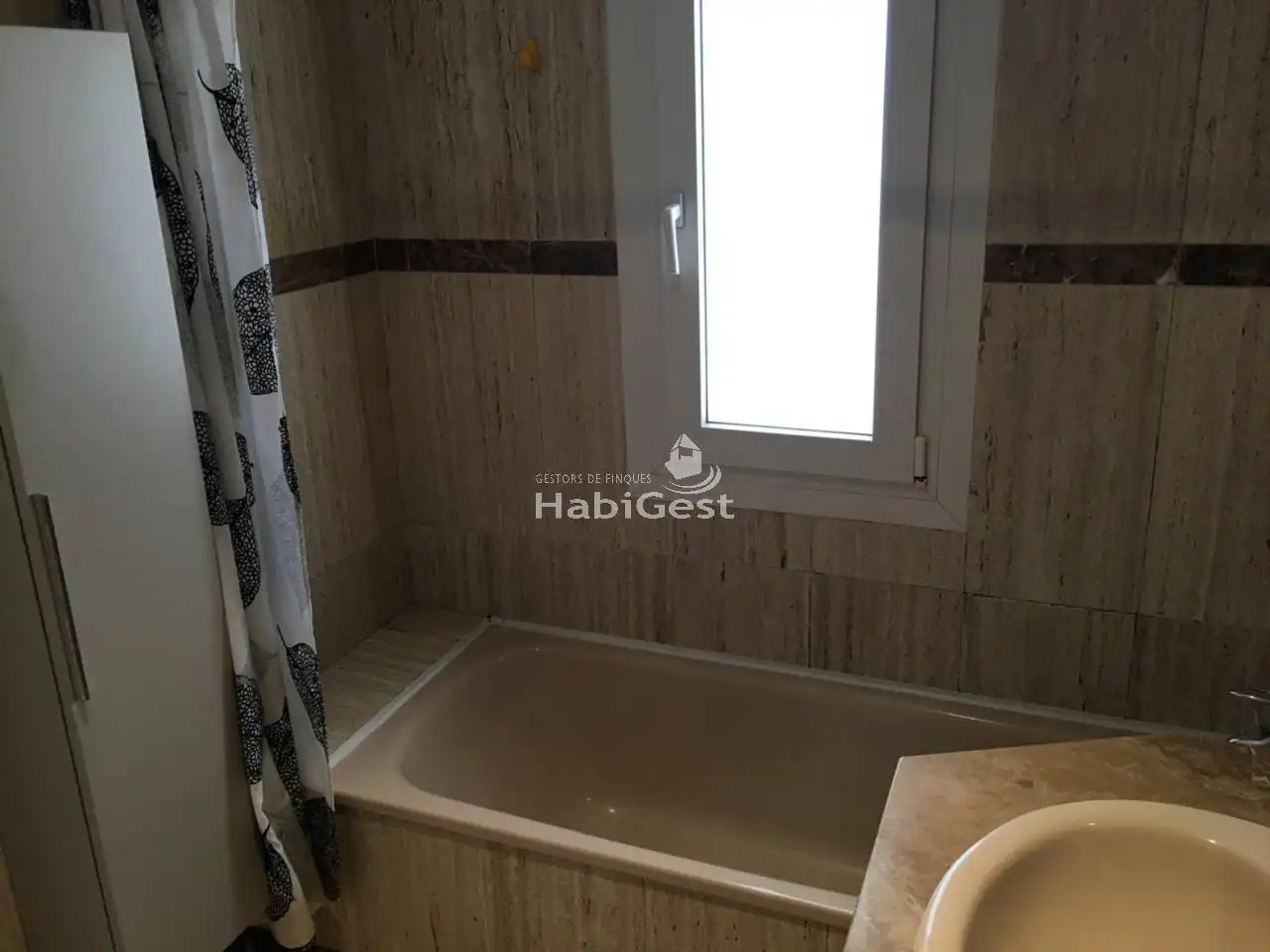 Baño de Casa adosada de alquiler en Quart con Aire acondicionado, Calefacción y Terraza
