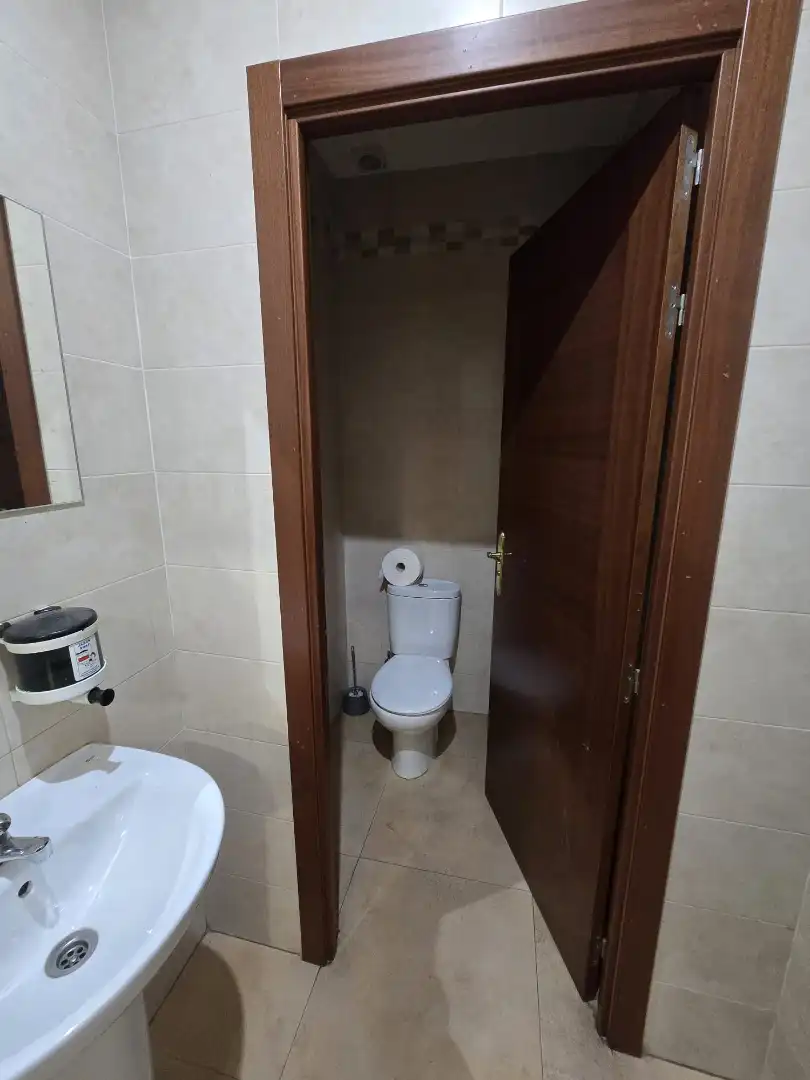 Baño de Local en venta en San Sebastián de los Reyes con Aire acondicionado, Calefacción y Amueblado