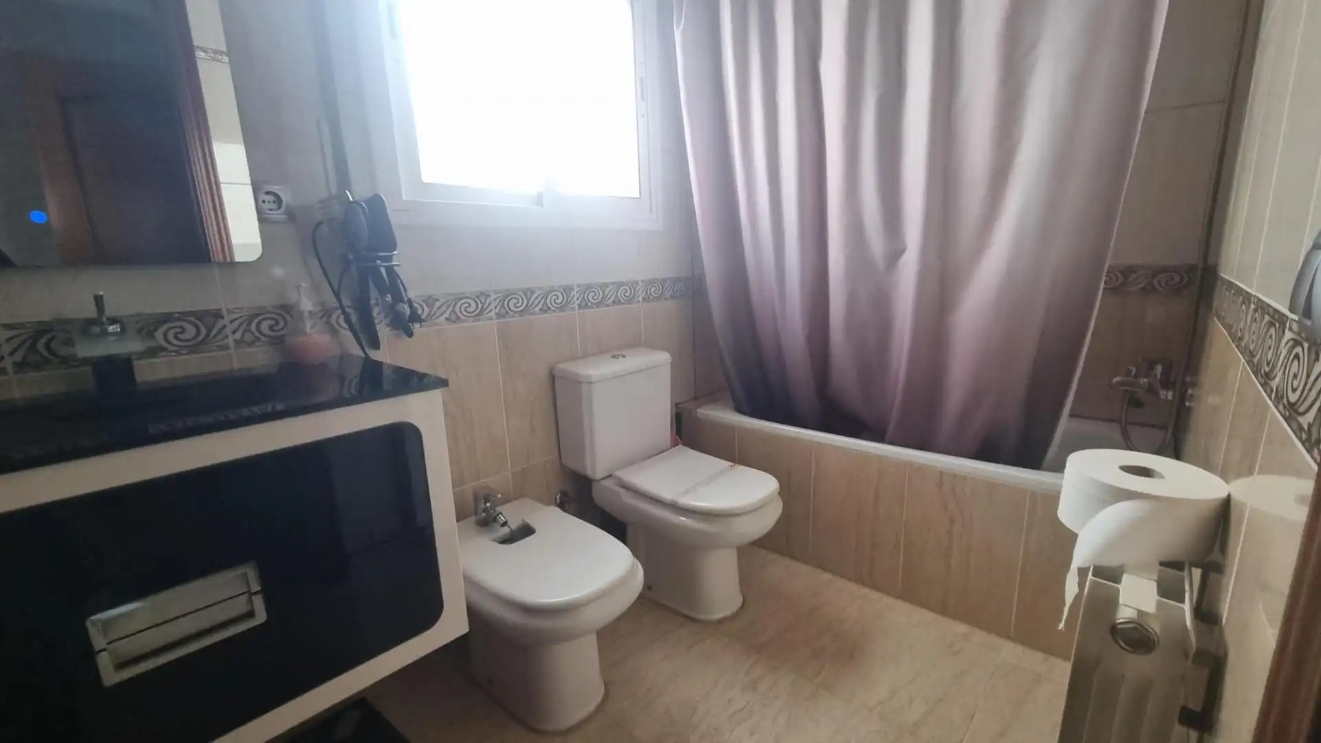 Baño de Casa adosada en venta en Vilanova i la Geltrú con Calefacción