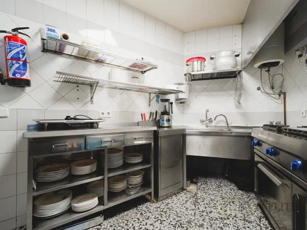Local comercial en venta en Avenida Monteclaro, imagen 6