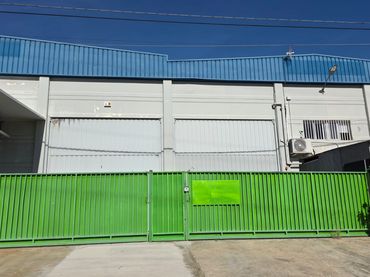 Industrial building to rent in Carrer Ciutat D' Eibar 4