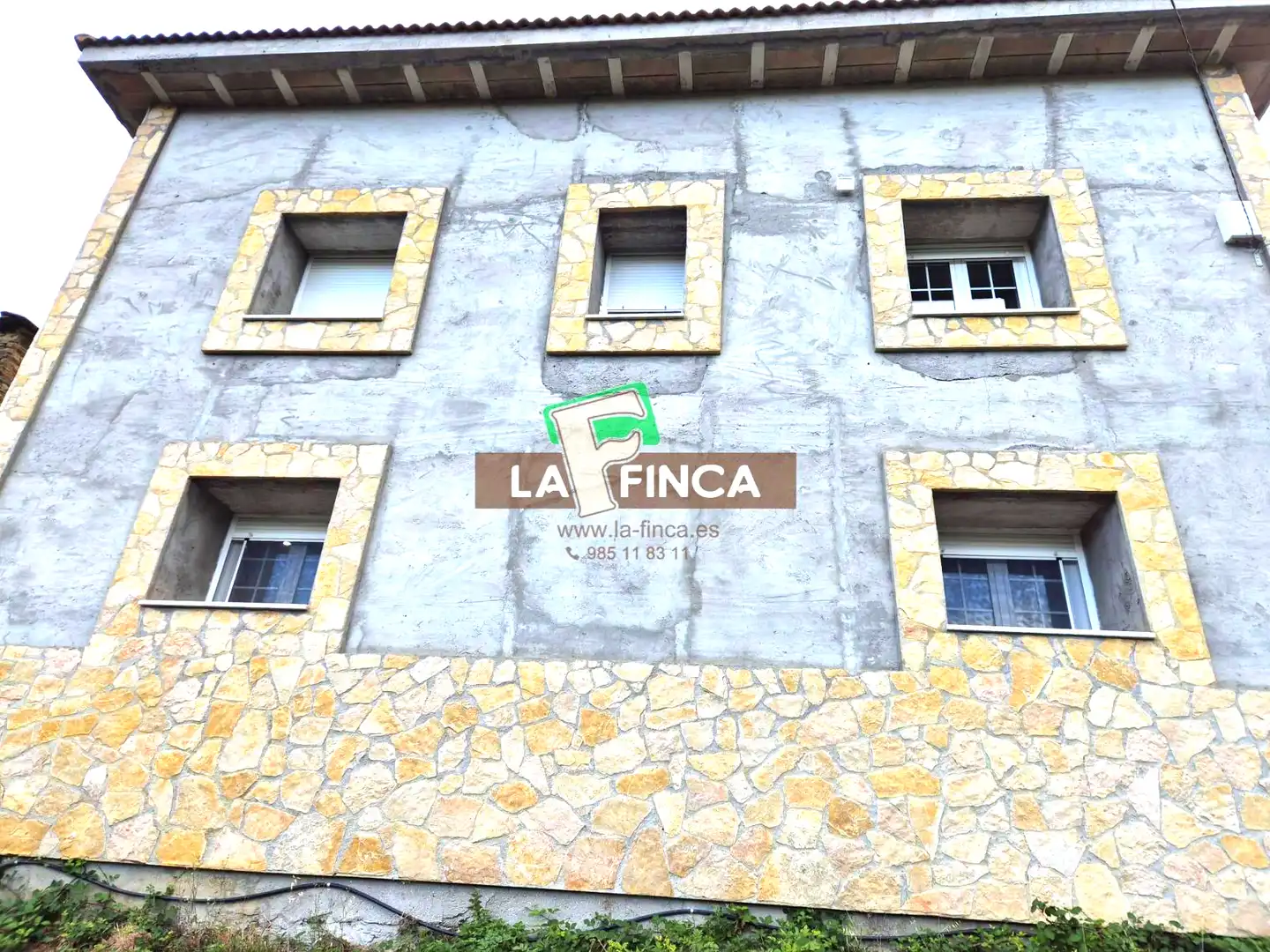 Vista exterior de Casa o chalet en venta en Cangas del Narcea con Terraza y Amueblado