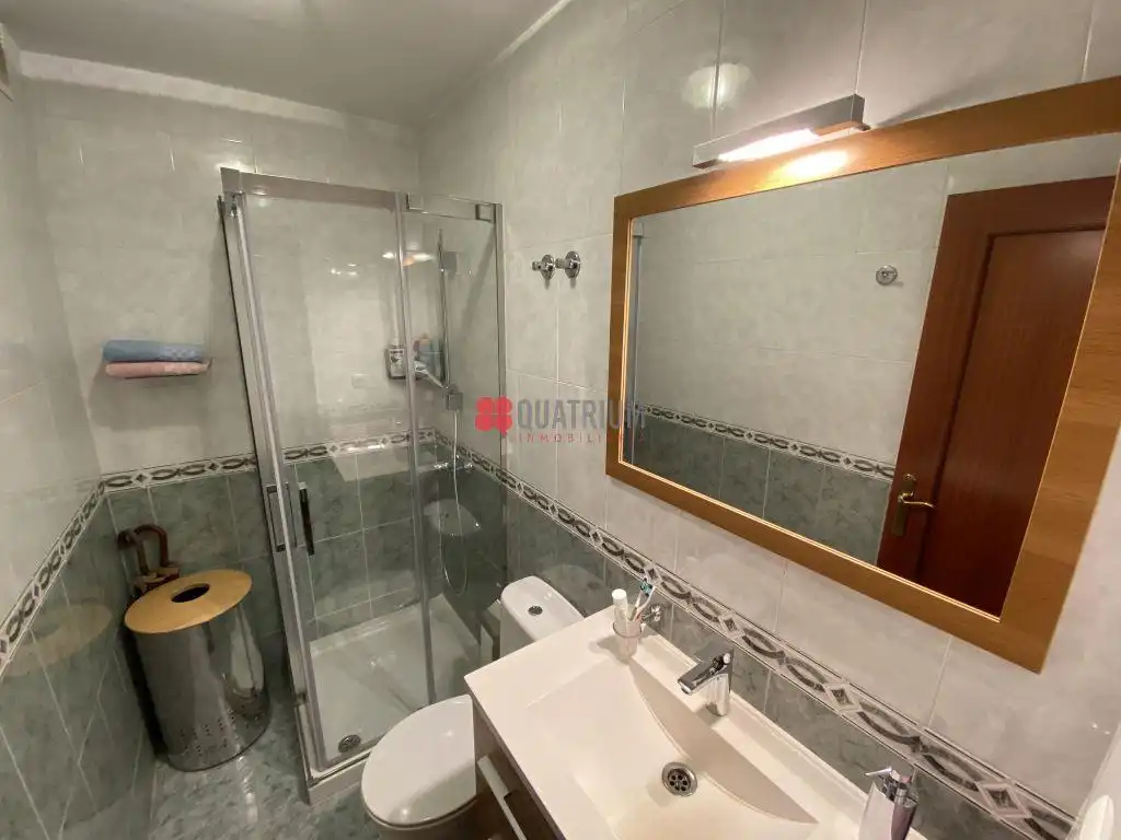 Baño de Dúplex en venta en Ames con Calefacción, Trastero y Piscina