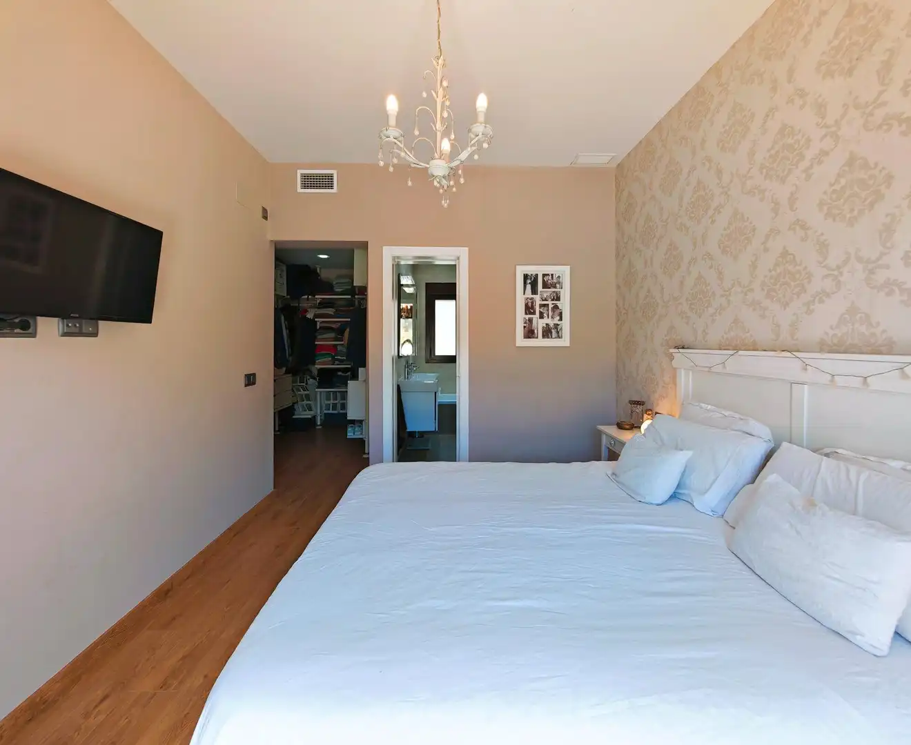 Habitación de Casa o chalet en venta en Chiclana de la Frontera con Aire acondicionado, Jardín privado y Terraza