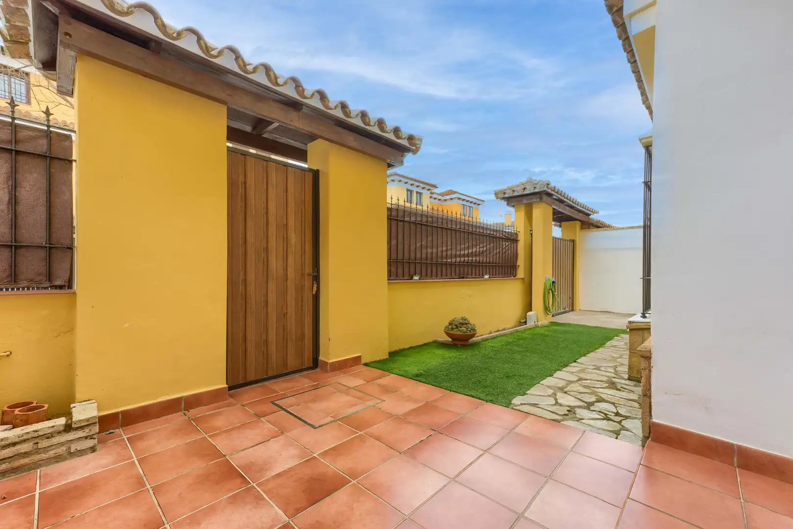 Jardí de Casa adosada en venda en Espartinas amb Jardí privat, Terrassa i Piscina comunitària