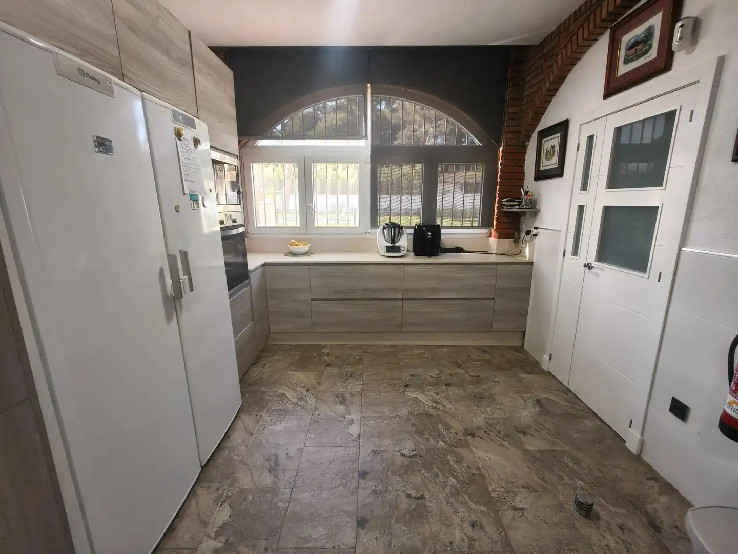 Kitchen of Houses for sale in Chiclana de la Frontera  with Air Conditioner, Swimming Pool and Alarm