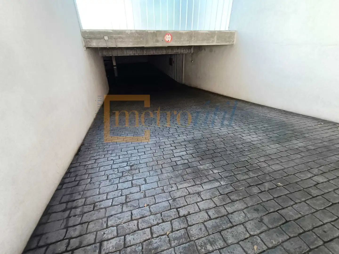 Double with lift for sale in Garrido