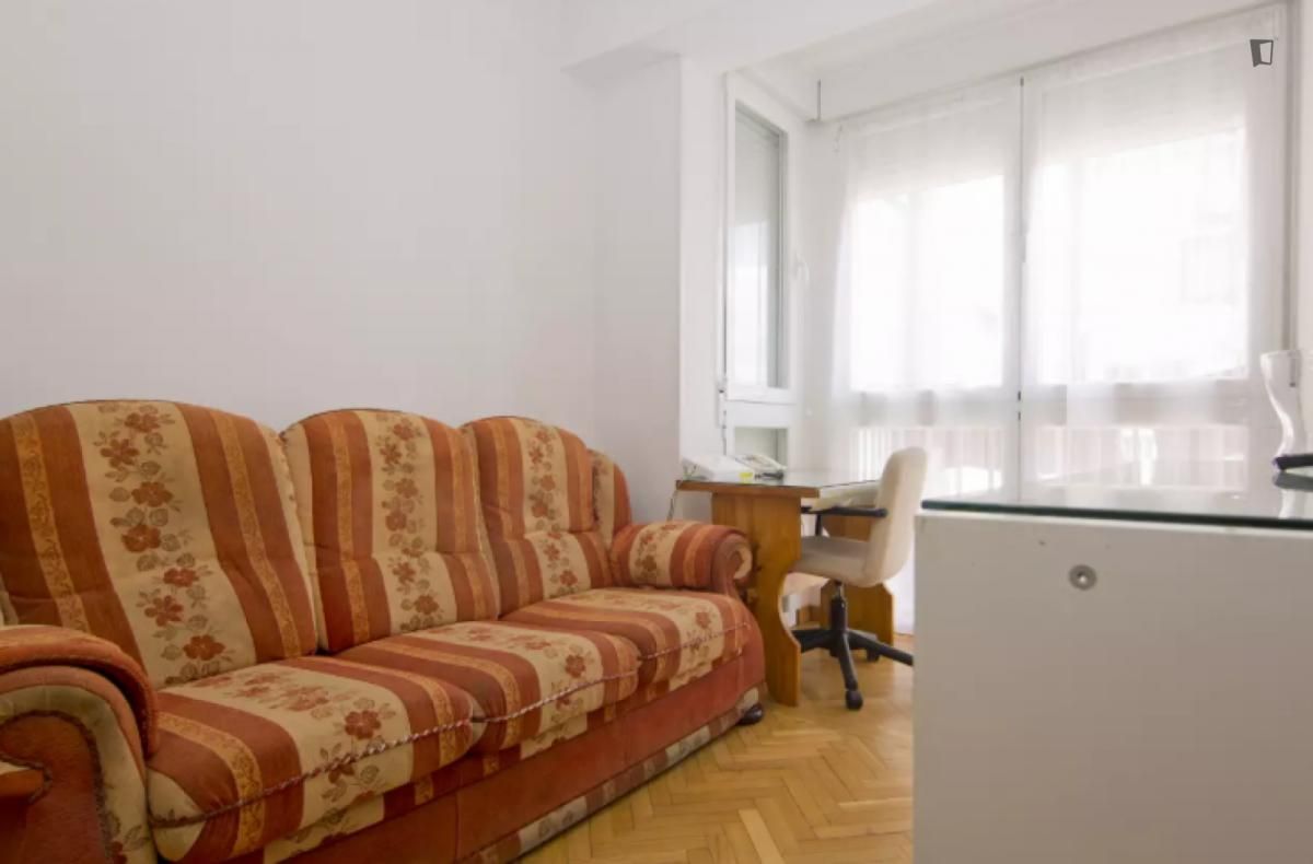 Dormitori de Apartament de lloguer en  Madrid Capital amb Aire condicionat, Calefacció i Moblat