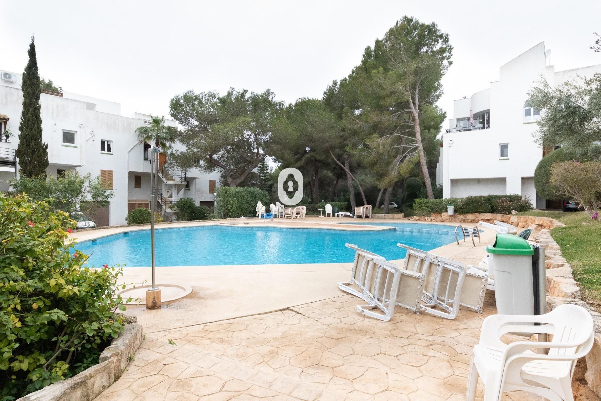 Piscina de Casa adosada en venda en Calvià amb Aire condicionat, Calefacció i Jardí privat