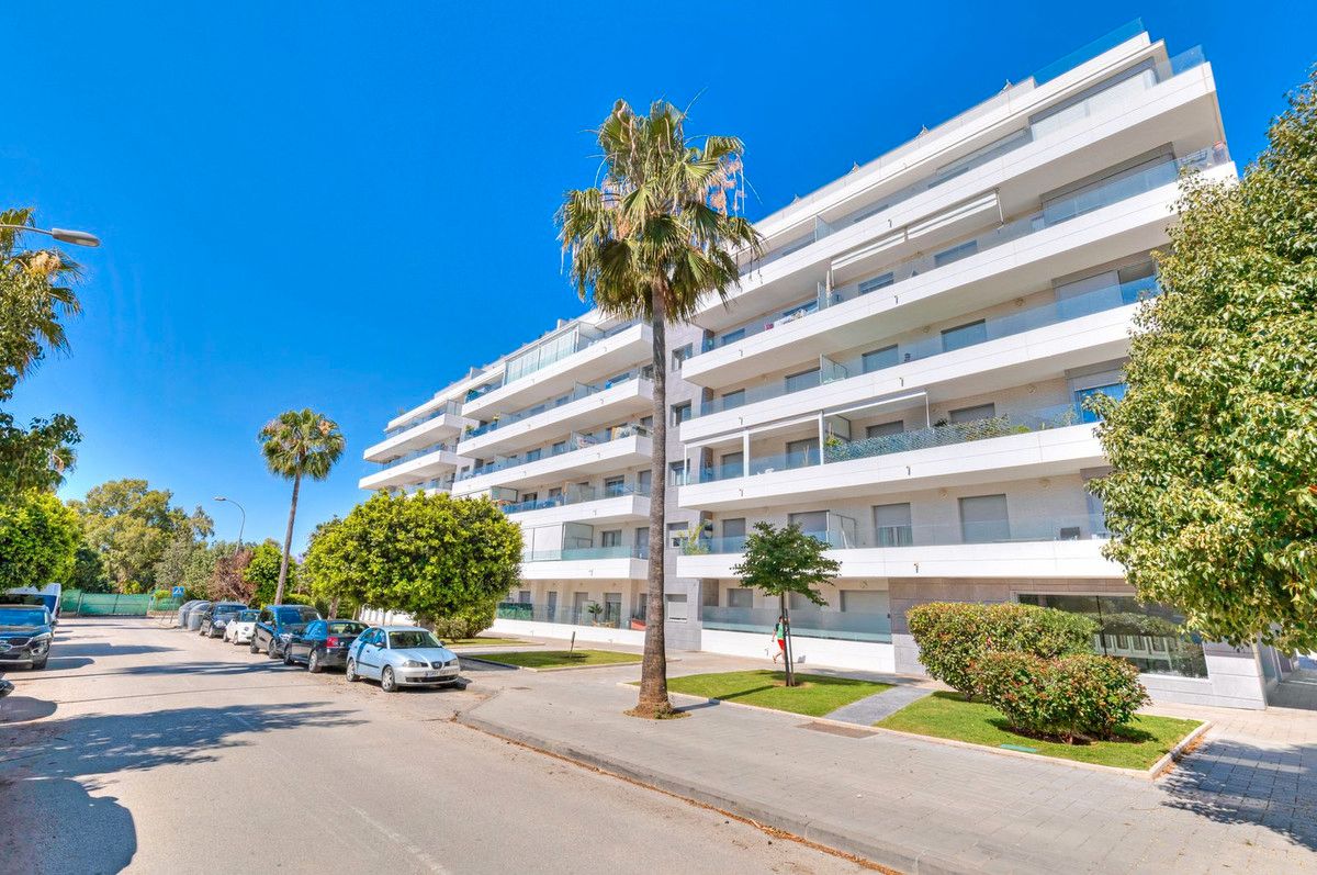 Vista exterior de Pis en venda en Marbella amb Aire condicionat, Calefacció i Terrassa