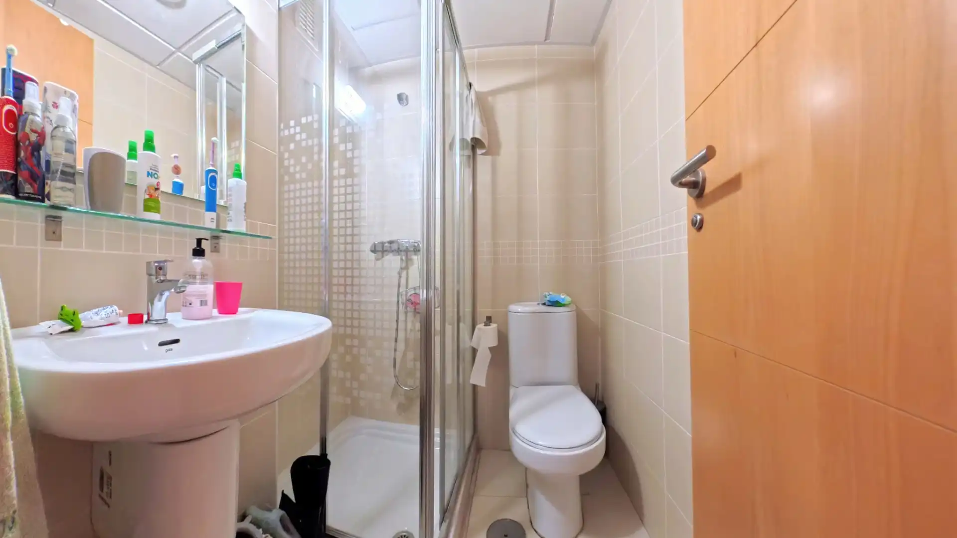 Baño de Piso en venta en Mairena del Aljarafe con Aire acondicionado, Calefacción y Jardín privado