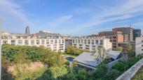 Vista exterior de Àtic en venda en  Barcelona Capital amb Aire condicionat, Calefacció i Jardí privat