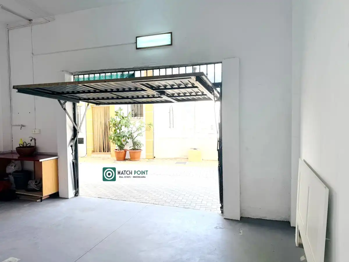 Parkplatz von Einfamilien-Reihenhaus zur Miete in Almuñécar mit Möbliert