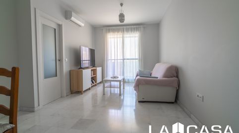 Foto 2 de Piso en venta en Entrenúcleos, Dos Hermanas