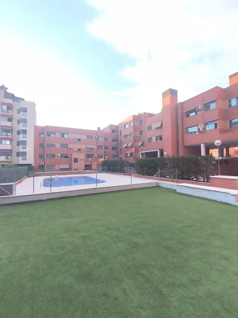 Flat with pool for sale in Calle Cardenal Vicente Enrique y Tarancón, imagen 3