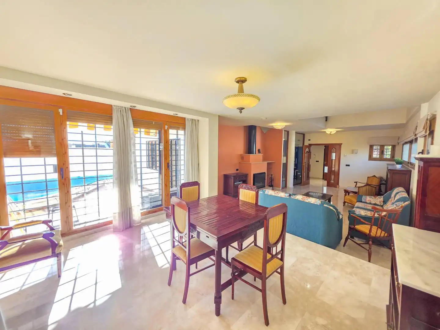 Comedor de Casa adosada en venta en Jaén con Aire acondicionado, Calefacción y Jardín privado