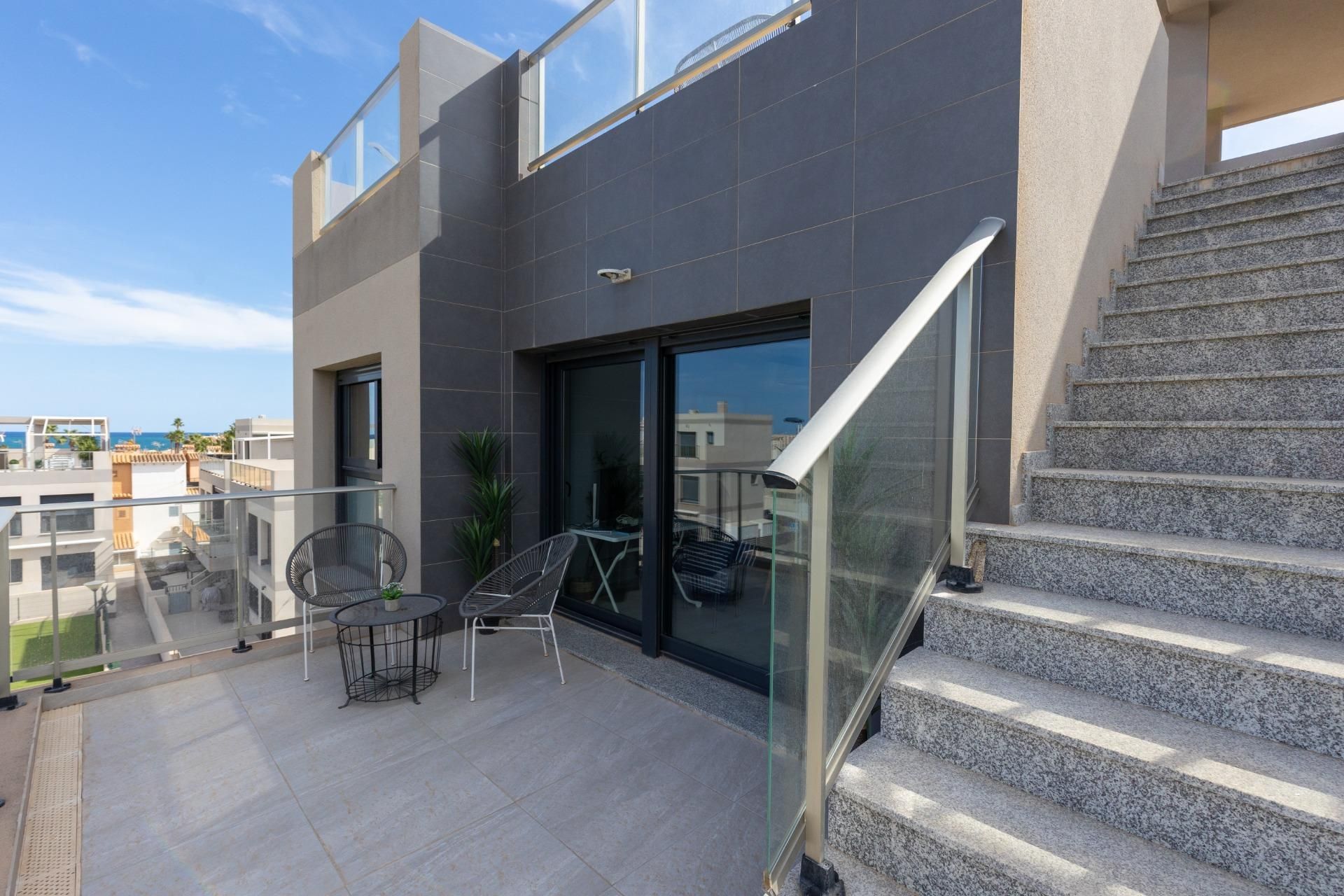 Terrassa de Àtic en venda en Torrevieja amb Aire condicionat, Jardí privat i Terrassa