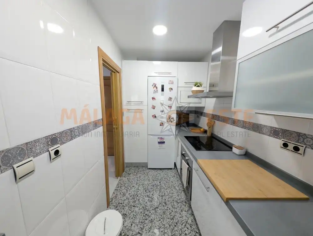 Küche von Wohnung zum Verkauf in Almuñécar mit Klimaanlage, Terrasse und Abstellraum