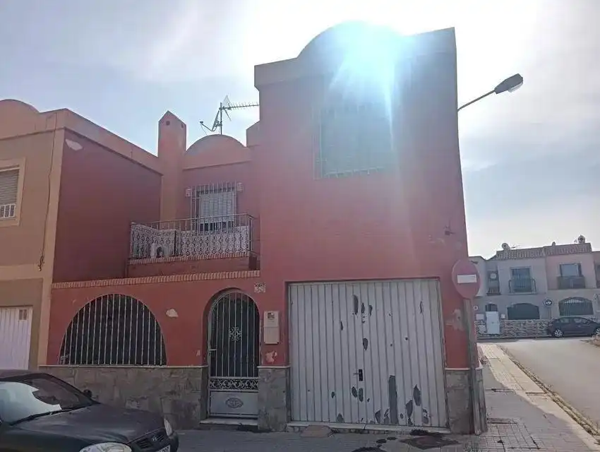 Vista exterior de Piso en venta en Almería