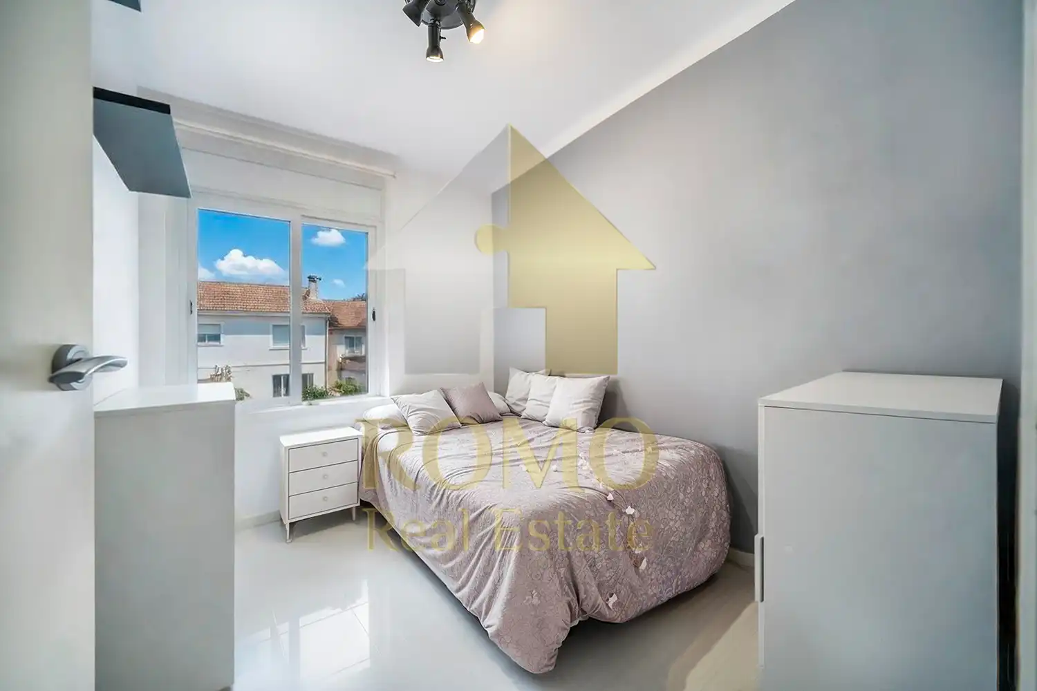 Schlafzimmer von Dachboden zum Verkauf in Barberà del Vallès mit Terrasse und Balkon