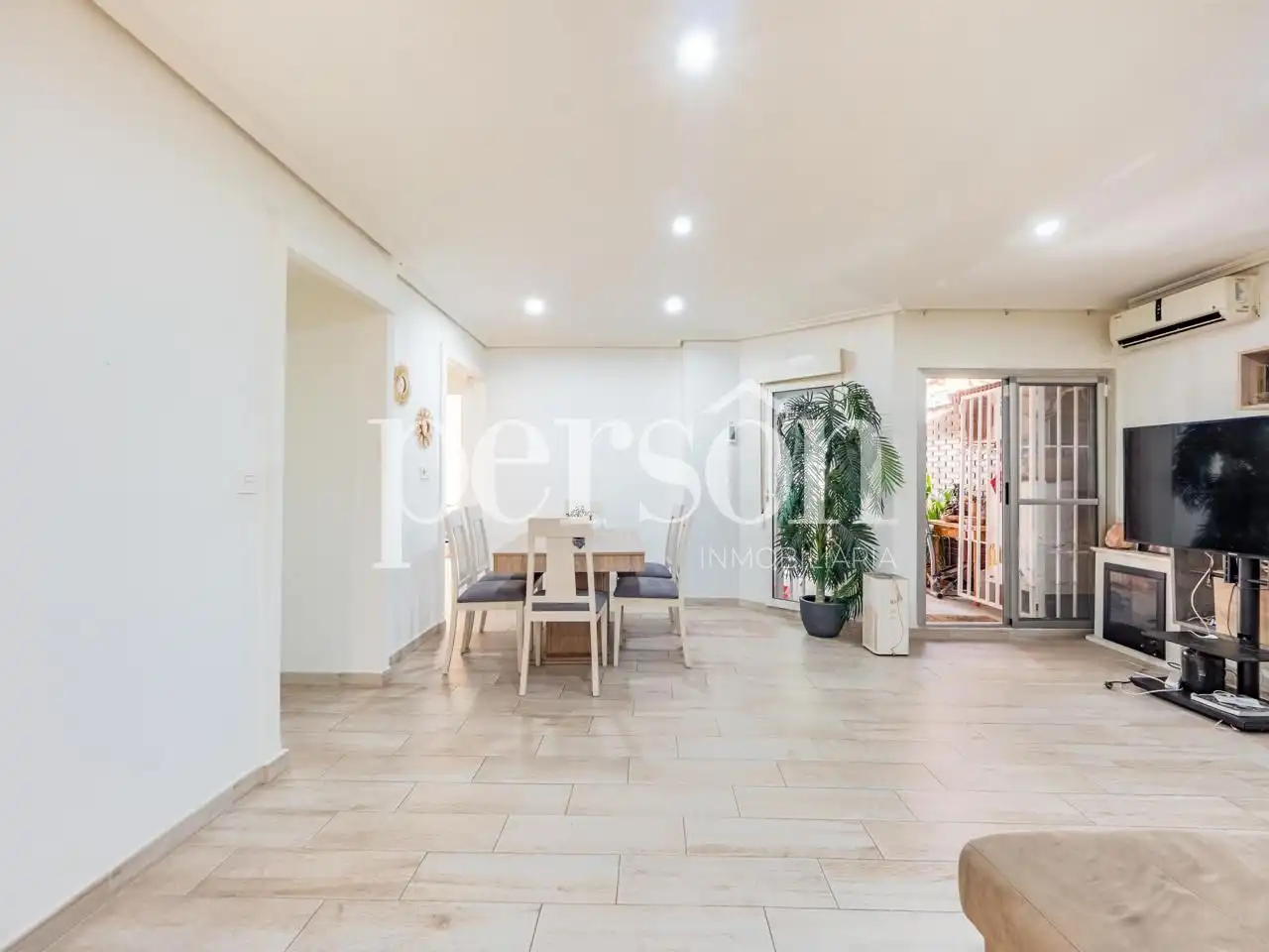 Piso en venta en Valencia con Aire acondicionado, Terraza y Amueblado