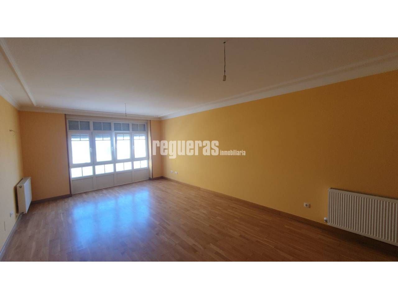 Bedroom of Flat for sale in Foz  with Heating, Parquet flooring and Storage room