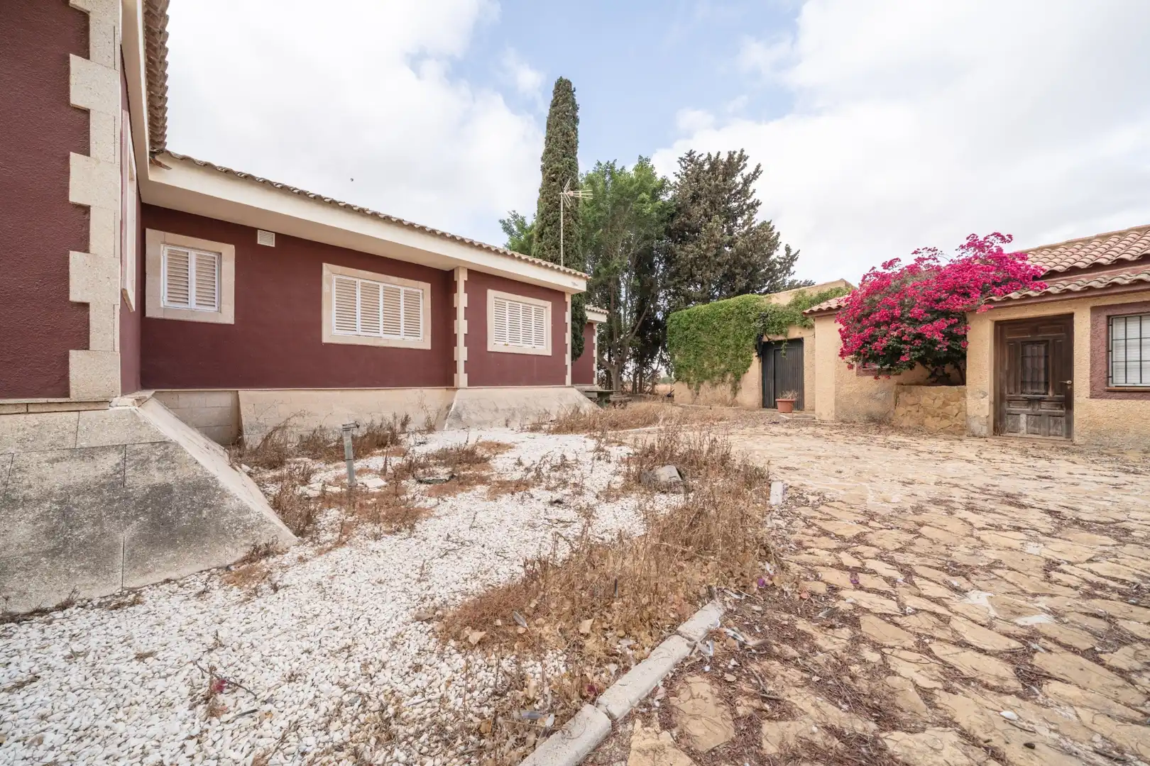 Vista exterior de Casa o xalet en venda en Cartagena amb Jardí privat, Traster i Piscina