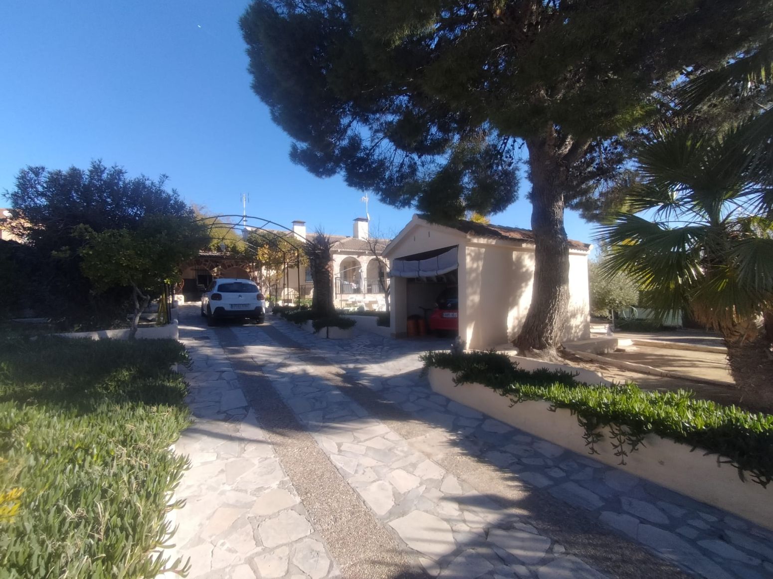 Vista exterior de Casa o xalet en venda en Colmenar de Oreja amb Calefacció i Piscina